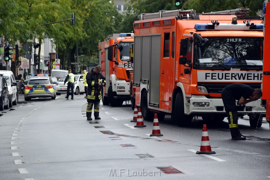 Feuer 2 Koeln Nippes Neusserstr P087.JPG - Miklos Laubert